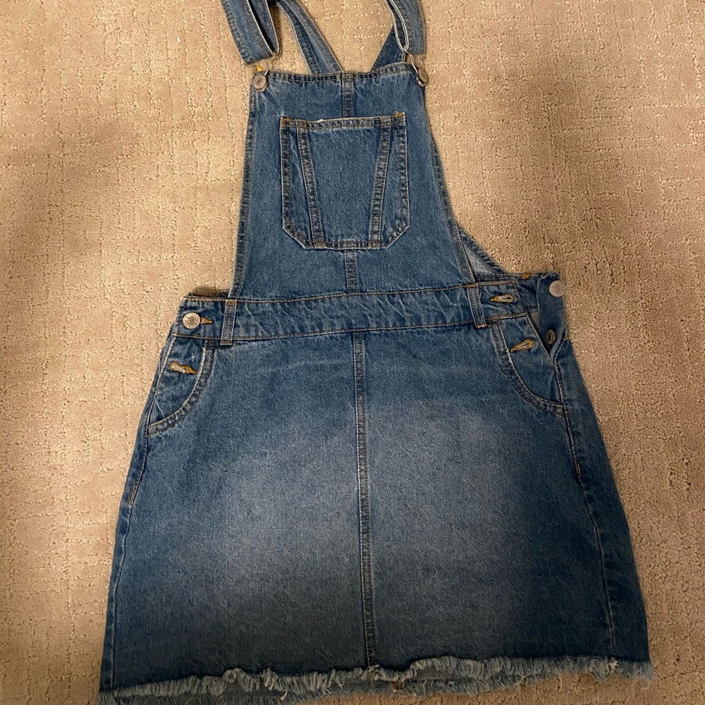 Summer overall skirt so cute!